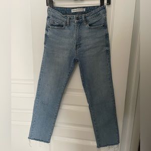 STRADIVARIOUS STRAIGHT LEG CROPPED JEANS